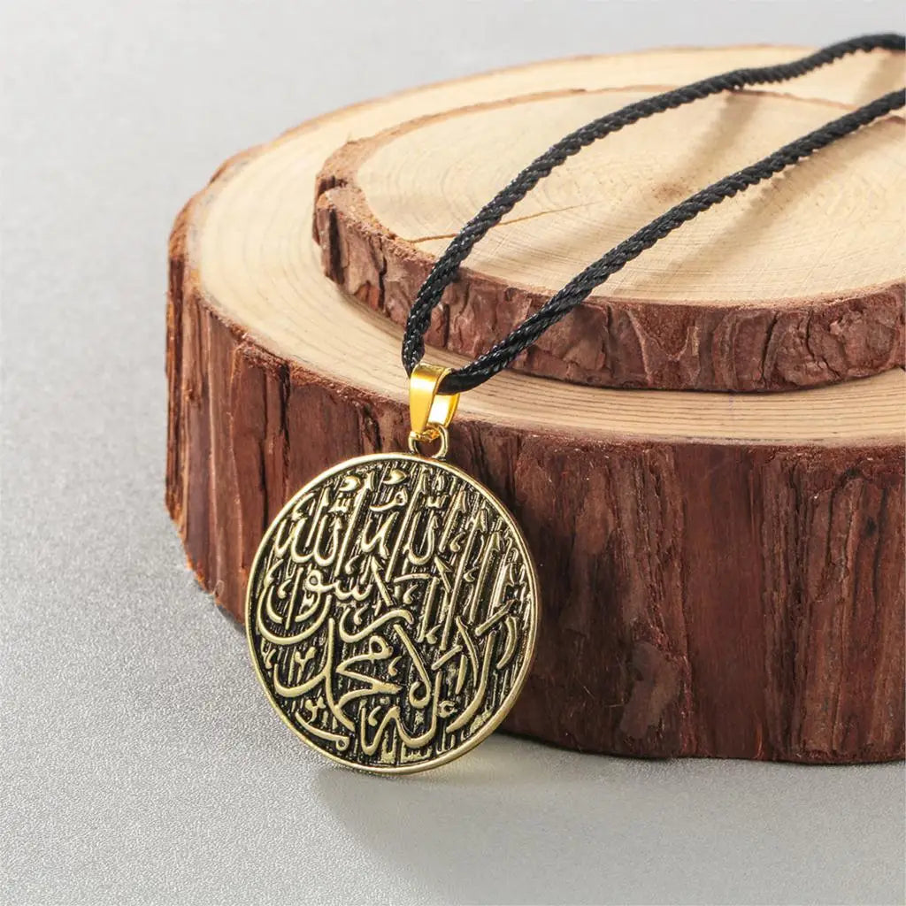 Kinitial Fashion Name Necklaces Cute Islam Muslim Allah Necklace Islamism Engraving Pendant Amulet Jewelry for Man Gift