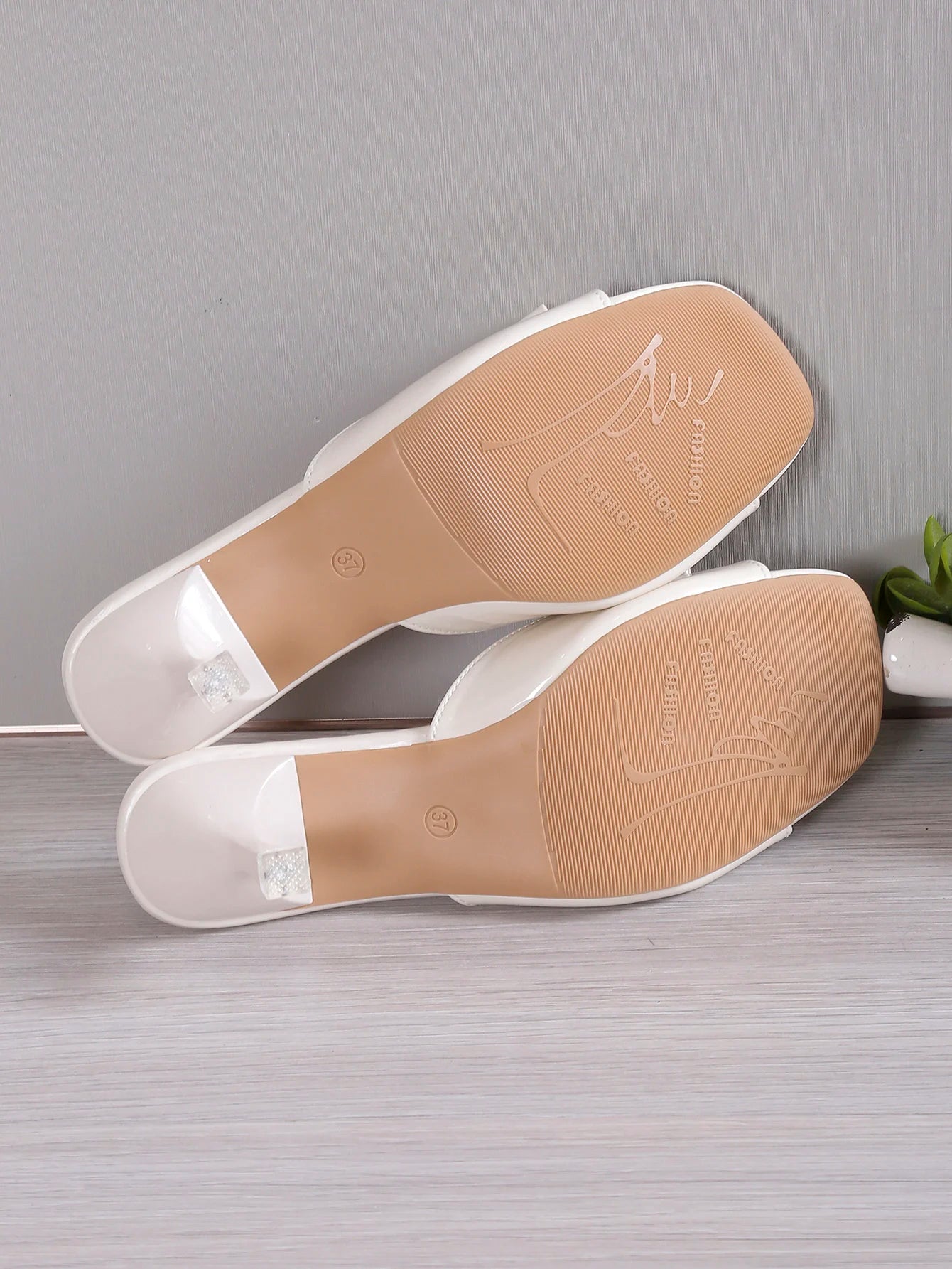 2023 New Fashion High Heel Open Toe Slippers for Women Wearing Bow Tie Outside, Square Head, Thin Heel Slippers for Women