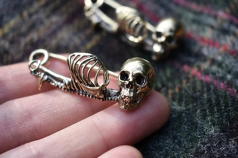 Dark Retro Gothic Skull Safety Brooches Blankets Scarves Sweater Pin Halloween Vintage Jewelry Accessory