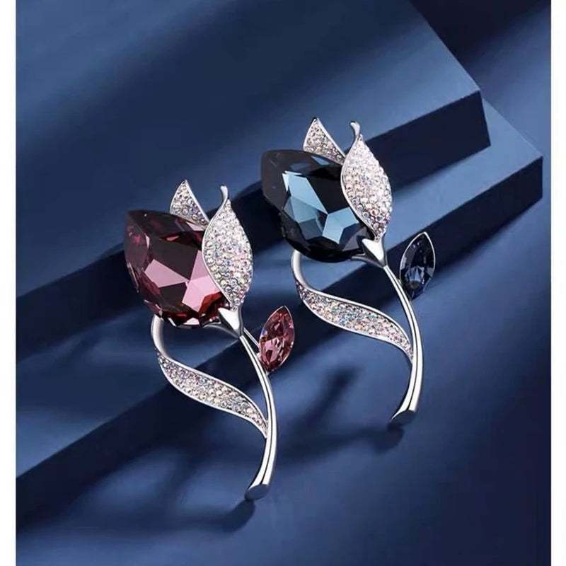 New Luxury Blue Crystal Flower Brooch Pins For Women Elegant Charm Temperament Inlaid Rhinestone Brooches Jewelry Wedding Gifts