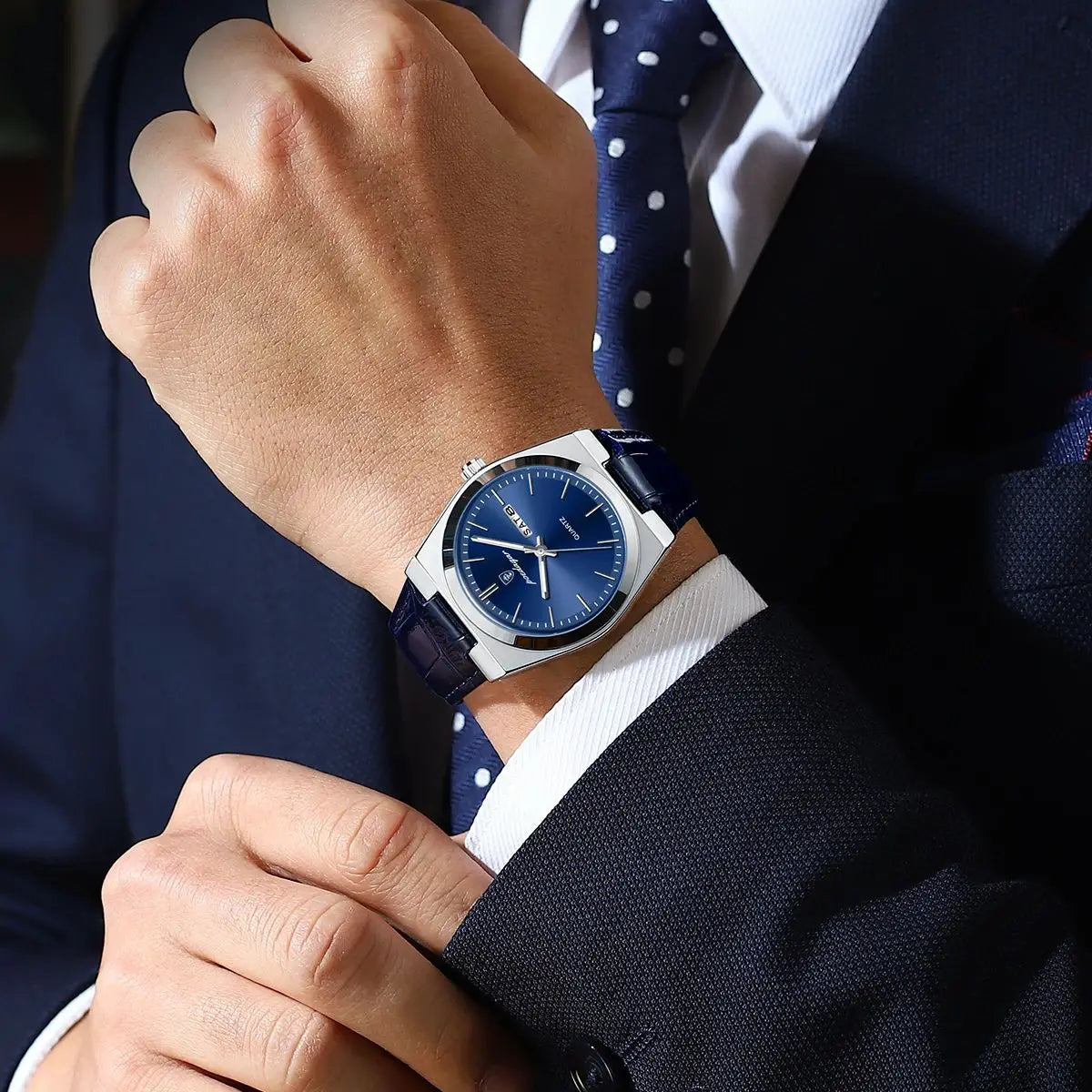 POEDAGAR Luxury Watch for Men Military Leather Man Wristwatch Quartz Clock Waterproof Luminous Date Week Men's Watches Reloj+box