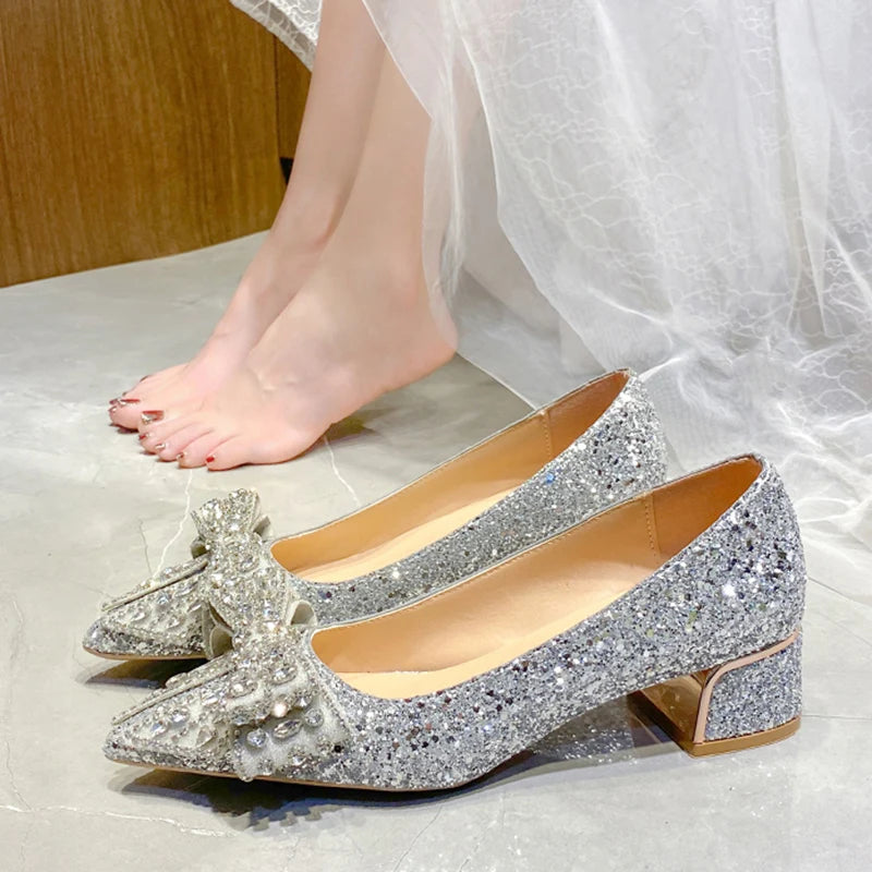 Shiny Crystal Bowknot Pumps Women 2023 New Thick Heels Rhinestone Wedding Party Shoes Woman Gold Silver Sequin Pointed Toe Pumps